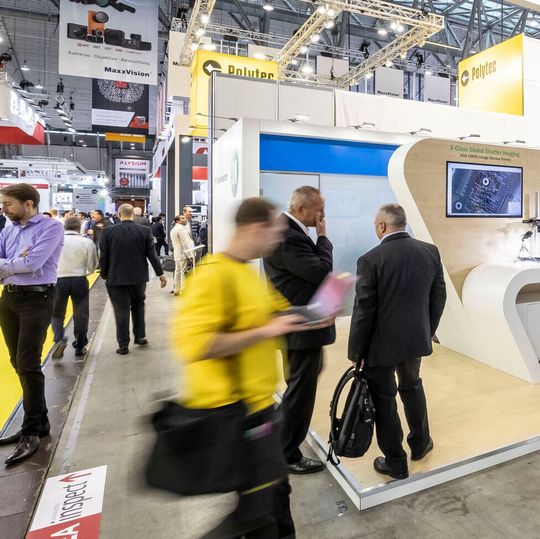 Die 3G-Regel wird umgesetzt und soll sicherstellen, dass alle Teilnehmenden nachweislich geimpft, genesen oder negativ getestet sind. Entsprechende Testkapazitäten seien auch vor Ort geplant. Zusätzlich gilt die Maskenpflicht. Die 3G-Regel wird umgesetzt und soll sicherstellen, dass alle Teilnehmenden nachweislich geimpft, genesen oder negativ getestet sind. Entsprechende Testkapazitäten seien auch vor Ort geplant. Zusätzlich gilt die Maskenpflicht.