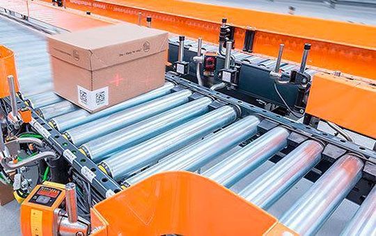 Bald rollt die Ware auch vom neuen ifm-Logistikzentrum in Tettnang zu den Kunden. Den Spatenstich hat man vor einigen Tagen schon gefeiert. Im Frühjahr 2023 soll alles fertig sein. Bald rollt die Ware auch vom neuen ifm-Logistikzentrum in Tettnang zu den Kunden. Den Spatenstich hat man vor einigen Tagen schon gefeiert. Im Frühjahr 2023 soll alles fertig sein.