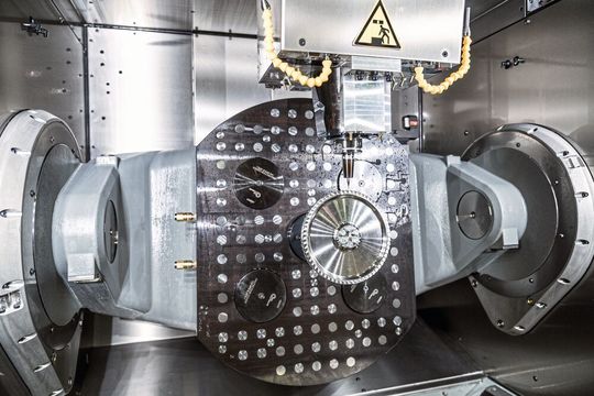 Isar Aerospace hat einen hohen Anspruch an das Bearbeitungszentrum von Hermle: Es muss Qualität liefern, produktiv sein, und zuverlässig durchlaufen können. Isar Aerospace hat einen hohen Anspruch an das Bearbeitungszentrum von Hermle: Es muss Qualität liefern, produktiv sein, und zuverlässig durchlaufen können.