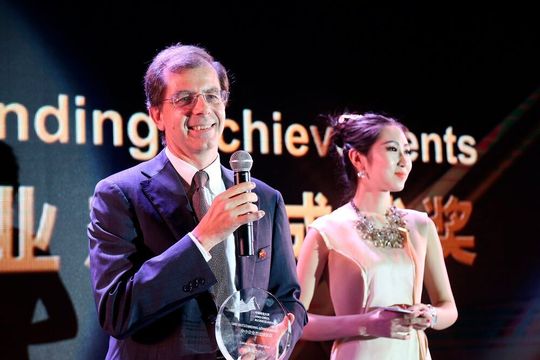 Nicolas Musy, Delegierter des Verwaltungsrats des Swiss Centers in China (SCC), während der Verleihung des KMU Sino-Swiss Business Award. Nicolas Musy, Delegierter des Verwaltungsrats des Swiss Centers in China (SCC), während der Verleihung des KMU Sino-Swiss Business Award.