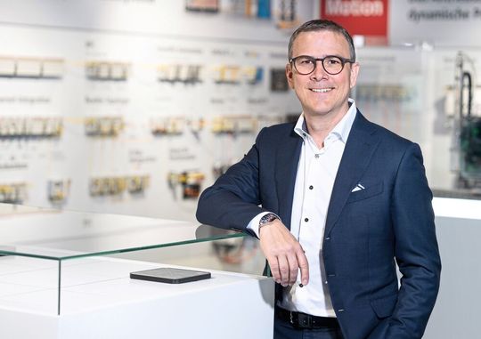 René Zuberbühler, Geschäftsführer Beckhoff Automation Schweiz: "Wir rücken unsere Transportsysteme XTS und XPlanar in den Fokus." René Zuberbühler, Geschäftsführer Beckhoff Automation Schweiz: "Wir rücken unsere Transportsysteme XTS und XPlanar in den Fokus."