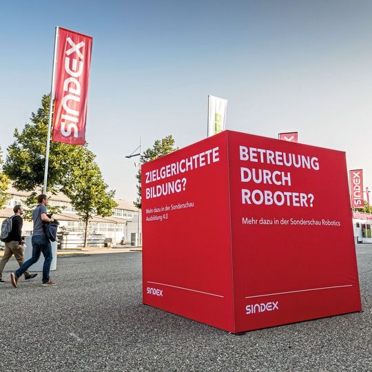Endlich wieder eine Präsenzmesse: Die Sindex findet statt! Live vor Ort und digital im Web. Endlich wieder eine Präsenzmesse: Die Sindex findet statt! Live vor Ort und digital im Web.