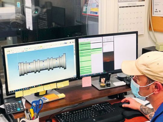 Scott Durkee constate que la programmation avec Esprit a amélioré l'usinabilité des pièces complexes. Scott Durkee constate que la programmation avec Esprit a amélioré l'usinabilité des pièces complexes.