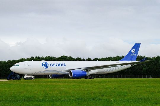 Der französische Transport- und Logistikdienstleister Geodis hat sein erstes Frachtflugzeug für mehrere Jahre geleast. Der französische Transport- und Logistikdienstleister Geodis hat sein erstes Frachtflugzeug für mehrere Jahre geleast.