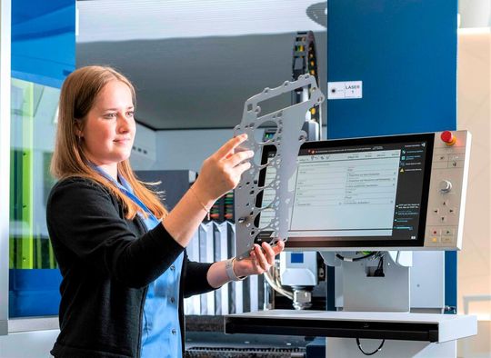 Trumpf bringt im Rahmen des Blechexpo-Auftritts für die Blechfertigung auch Innovatives aus dem Sektor Automatisierung und Digitalisierung. Die Exponate sollen zwar klein aber oho sein, verspricht der Aussteller. Trumpf bringt im Rahmen des Blechexpo-Auftritts für die Blechfertigung auch Innovatives aus dem Sektor Automatisierung und Digitalisierung. Die Exponate sollen zwar klein aber oho sein, verspricht der Aussteller.