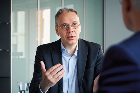BV-Med-Geschäftsführer Möll: „Eine Analyse der Wahlprogramme zeigt: Die Bedeutung der Medizintechnik wird besser wahrgenommen.“ BV-Med-Geschäftsführer Möll: „Eine Analyse der Wahlprogramme zeigt: Die Bedeutung der Medizintechnik wird besser wahrgenommen.“