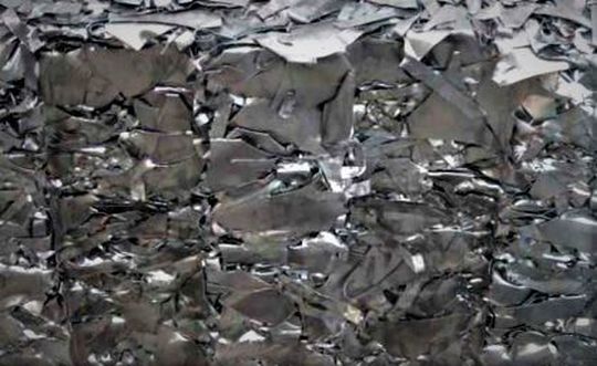 Fester Verbund! Um die Bedeutung des Leichtmetalls Aluminium fü die Gesellschaft klarer zu machen, hat sich der Gesamtverband der Aluminiumindustrie (GDA) jetzt in Aluminium Deutschland (AD) umgetauft. Fester Verbund! Um die Bedeutung des Leichtmetalls Aluminium fü die Gesellschaft klarer zu machen, hat sich der Gesamtverband der Aluminiumindustrie (GDA) jetzt in Aluminium Deutschland (AD) umgetauft.