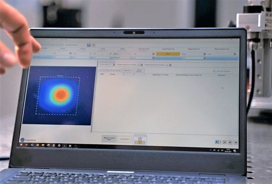 Im Rahmen des Schweisstec-Auftritts zeigt Laserline Möglichkeiten, mit denen laserbasierte Löt- und Schweißprozesse digital werden. Wie hier mit der Spot-in-Spot-Funktion, mit der ein konzentrierter Laserstrahl von einem größeren Spot umhüllt werden kann. Im Rahmen des Schweisstec-Auftritts zeigt Laserline Möglichkeiten, mit denen laserbasierte Löt- und Schweißprozesse digital werden. Wie hier mit der Spot-in-Spot-Funktion, mit der ein konzentrierter Laserstrahl von einem größeren Spot umhüllt werden kann.