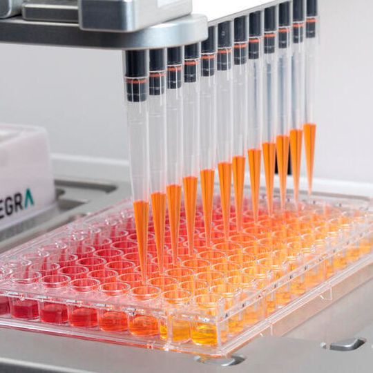 The automated adjustable tip spacing function of the Voyager allows rapid transfer of compounds or inoculum from tube formats directly to microplates. The automated adjustable tip spacing function of the Voyager allows rapid transfer of compounds or inoculum from tube formats directly to microplates.