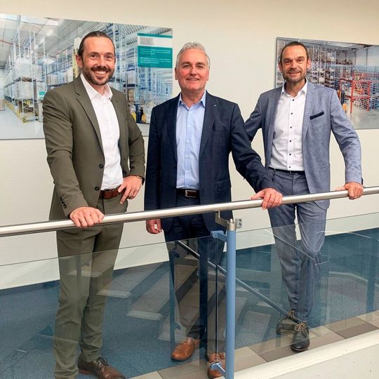 Neuorganisation der Geschäftsführung der BITO-Lagertechnik Bittmann GmbH: (V.l.n.r.) Uwe Sponheimer (CSO), Winfried Schmuck (CEO) und Dominik Freyland-Mahling (COO). Neuorganisation der Geschäftsführung der BITO-Lagertechnik Bittmann GmbH: (V.l.n.r.) Uwe Sponheimer (CSO), Winfried Schmuck (CEO) und Dominik Freyland-Mahling (COO).