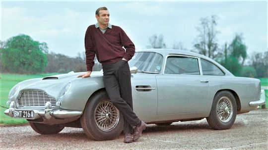 Wer will ihn nicht? Hier ist ausnahmsweise das Auto, der Aston Martin DB5 gemeint. Jetzt besteht die Chance! Denn 25 dieser Bond-Boliden aus dem Goldfinger-Film werden original nachgebaut. Die Getriebe darf ZF Tradition liefern. Wer will ihn nicht? Hier ist ausnahmsweise das Auto, der Aston Martin DB5 gemeint. Jetzt besteht die Chance! Denn 25 dieser Bond-Boliden aus dem Goldfinger-Film werden original nachgebaut. Die Getriebe darf ZF Tradition liefern.