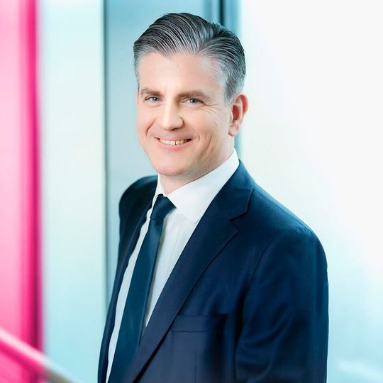 Urs Krämer übernimmt zum Jahreswechsel die Geschäftsführung für den Vertrieb bei T-Systems. Urs Krämer übernimmt zum Jahreswechsel die Geschäftsführung für den Vertrieb bei T-Systems.