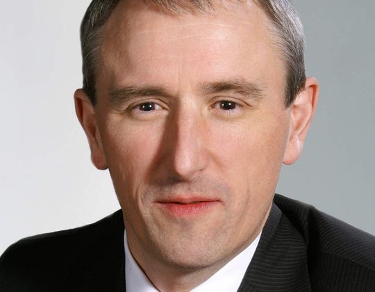 Leitet bei der Rhodius Schleifwerkzeuge GmbH, Burgbrohl, jetzt Technik, Einkauf sowie Forschung und Entwicklung: Martin E. Davies. Leitet bei der Rhodius Schleifwerkzeuge GmbH, Burgbrohl, jetzt Technik, Einkauf sowie Forschung und Entwicklung: Martin E. Davies.