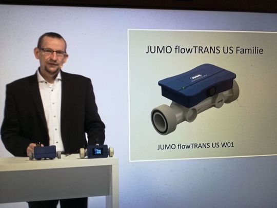 Auf einer Online-Pressekonferenz präsentierte Dirk Losert, Produktmanager Sensors bei Jumo, die neue Ultraschall-Familie Flowtrans US. Auf einer Online-Pressekonferenz präsentierte Dirk Losert, Produktmanager Sensors bei Jumo, die neue Ultraschall-Familie Flowtrans US.