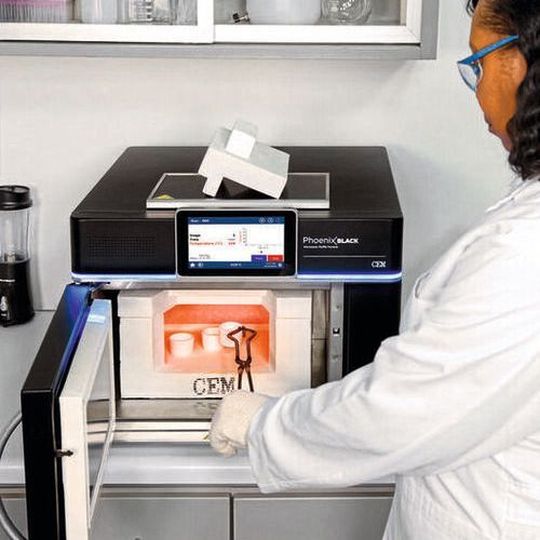 With the Phoenix Black muffle furnace, the content of the fillers can be analyzed faster than with conventional methods. With the Phoenix Black muffle furnace, the content of the fillers can be analyzed faster than with conventional methods.