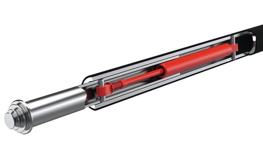 Das neuartige Sperrbalkensystem Pen-Beam mit Gasdruckfeder in ausgefahrenem Zustand. Das neuartige Sperrbalkensystem Pen-Beam mit Gasdruckfeder in ausgefahrenem Zustand.