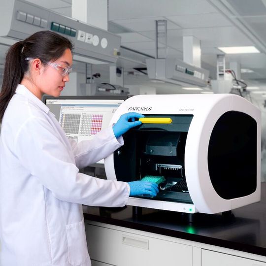 Perfekt für Multi-User-Umgebungen - Die Octet® Systeme sind für ihren zuverlässigen, benutzerfreundlichen und störungsfreien Betrieb bekannt und haben sich aufgrund ihrer vielfältigen Anwendungen schnell zu den bevorzugten Systemen in akademischen und industriellen Laboren entwickelt. Perfekt für Multi-User-Umgebungen - Die Octet® Systeme sind für ihren zuverlässigen, benutzerfreundlichen und störungsfreien Betrieb bekannt und haben sich aufgrund ihrer vielfältigen Anwendungen schnell zu den bevorzugten Systemen in akademischen und industriellen Laboren entwickelt.