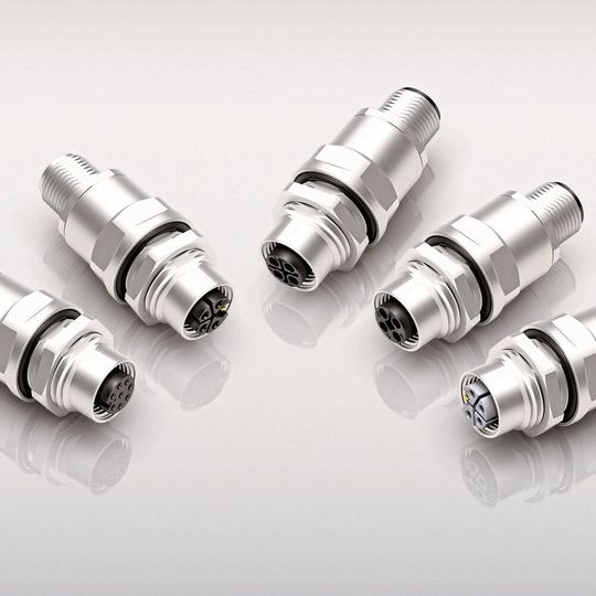 Schaltschrankdurchführungen: Freie Kombinierbarkeit von Stecker und Dose. Schaltschrankdurchführungen: Freie Kombinierbarkeit von Stecker und Dose.