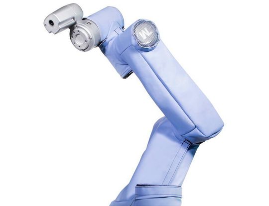 Ein Techman-Cobot im maßgeschneiderten Schutzanzug namens Nabells Robot Flex von Hilpert Electronics. Er gehört zu insgesamt drei neuen, funktionserweiternden Optionen für diese Robotersysteme. Ein Techman-Cobot im maßgeschneiderten Schutzanzug namens Nabells Robot Flex von Hilpert Electronics. Er gehört zu insgesamt drei neuen, funktionserweiternden Optionen für diese Robotersysteme.