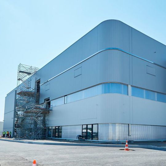 Die neue Produktionsanlage wird eine der größten biotechnologischen Produktionssstandorte für Tierimpfstoffe in Europa sein. Die neue Produktionsanlage wird eine der größten biotechnologischen Produktionssstandorte für Tierimpfstoffe in Europa sein.