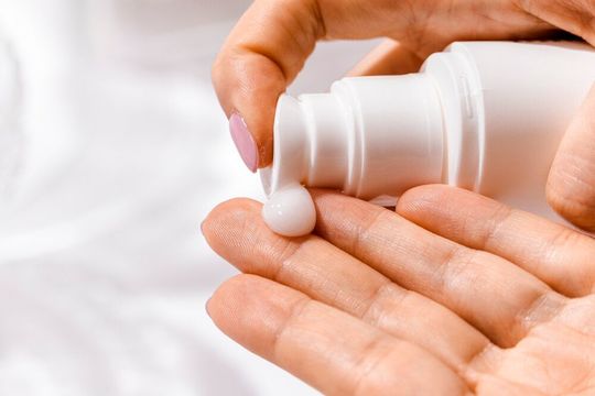 Some sunscreens offer very limited protection against dangerous sunrays and may even be harmful. Some sunscreens offer very limited protection against dangerous sunrays and may even be harmful.