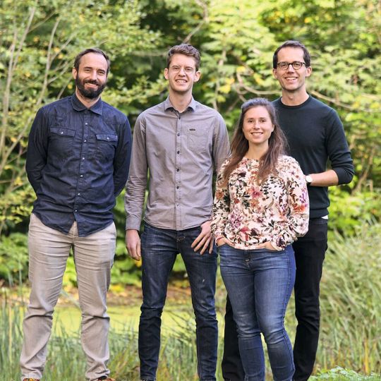 Das Team zum Projekt FishFlow an der Universität Bonn (von links): Dr. Hendrik Herzog, Christian Grünewald, Leandra Hamann und Prof. Dr. Alexander Blanke. Das Team zum Projekt FishFlow an der Universität Bonn (von links): Dr. Hendrik Herzog, Christian Grünewald, Leandra Hamann und Prof. Dr. Alexander Blanke.