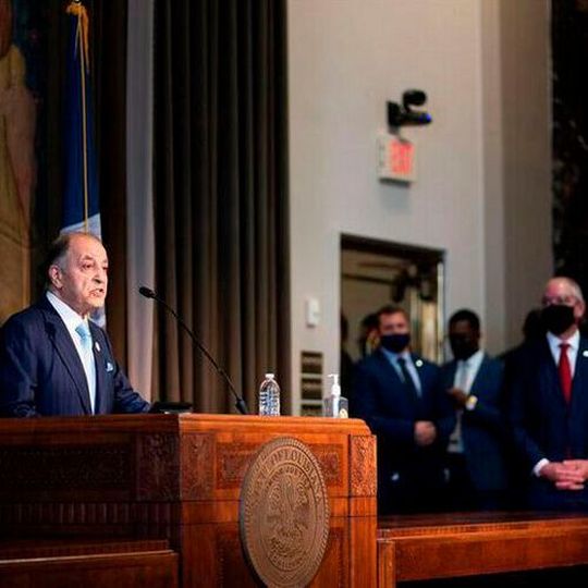 Louisiana Governor John Bel Edwards looks on as Air Products CEO Seifi Ghasemi delivers remarks about the company’s newly announced plan to build, own and operate a blue hydrogen clean energy complex in Louisiana. Louisiana Governor John Bel Edwards looks on as Air Products CEO Seifi Ghasemi delivers remarks about the company’s newly announced plan to build, own and operate a blue hydrogen clean energy complex in Louisiana.