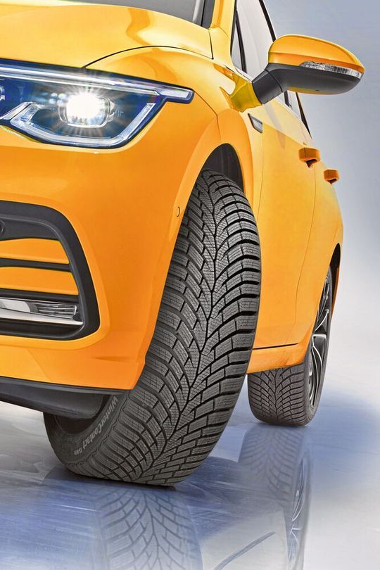 Der WinterContact TS 870 bietet drei Prozent kürzere Bremswege auf Eis und fünf Prozent besseres Handling auf Schnee als sein Vorgänger.