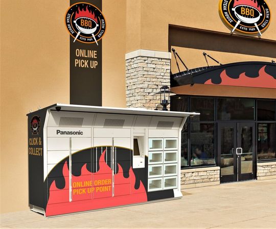 Im Smartlocker können Lebensmittel in jedem Temperaturbereich gelagert werden, egal, ob gewärmt oder gefroren. Das kontaklose Panasonic-Warenversandsystem ist modular aufgebaut und kann sowohl in Innen- als auch Außenbereichen platziert werden, so wie hier.