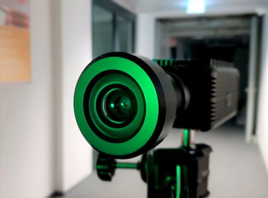 Ursache klar! Als Game Changer für die industrielle Schadensanalytik wird diese plenoptische Hight-Speed-Kamera bezeichnet, an deren Entwicklung das Fraunhofer IZM beteiligt ist. Hier erfahren Sie, was die kann. Ursache klar! Als Game Changer für die industrielle Schadensanalytik wird diese plenoptische Hight-Speed-Kamera bezeichnet, an deren Entwicklung das Fraunhofer IZM beteiligt ist. Hier erfahren Sie, was die kann.