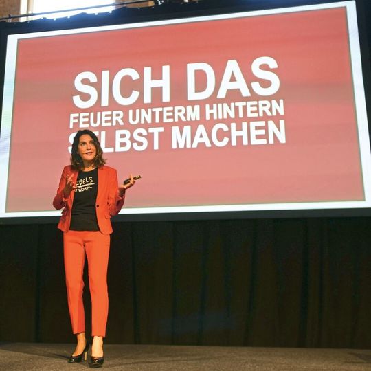 Das Thema «Industrie und gesellschaftlicher Wandel» wurde von unterschiedlichen Seiten thematisch ausgezeichnet abgedeckt. Das Thema «Industrie und gesellschaftlicher Wandel» wurde von unterschiedlichen Seiten thematisch ausgezeichnet abgedeckt.