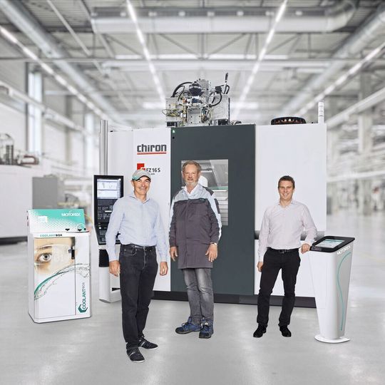 Bei der Entwicklung eines automatisierten Fluidmanagement kooperiert MOTOREX eng mit der CHIRON Group, die auf CNC-gesteuerte, vertikale Fräs- und Fräs-Dreh-Bearbeitungszentren sowie Turnkey-Fertigungslösungen spezialisiert ist. Bei der Entwicklung eines automatisierten Fluidmanagement kooperiert MOTOREX eng mit der CHIRON Group, die auf CNC-gesteuerte, vertikale Fräs- und Fräs-Dreh-Bearbeitungszentren sowie Turnkey-Fertigungslösungen spezialisiert ist.