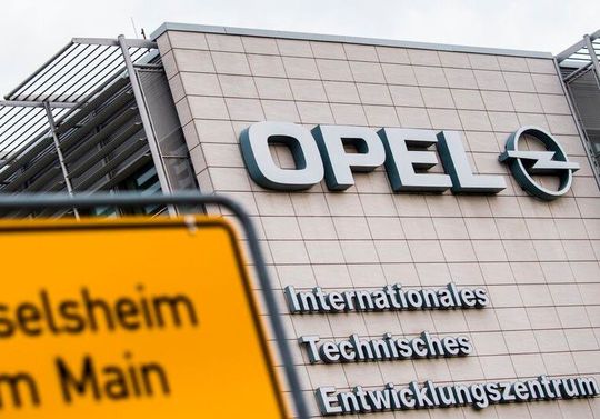 Versprechen nicht gehalten! Opel schließt in Rüsselsheim auch seinen Werkzeugbau. Die IG Metall spricht von Vertragsbruch. Versprechen nicht gehalten! Opel schließt in Rüsselsheim auch seinen Werkzeugbau. Die IG Metall spricht von Vertragsbruch.