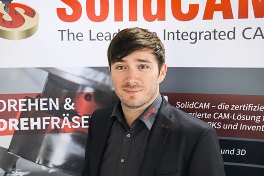 Für Michael Leditzky, Geschäftsleiter Technik, liegt in der KI die Zukunft von CAM: In der nächsten SolidCAM-Version wird eine KI-Unterstützung integriert sein.