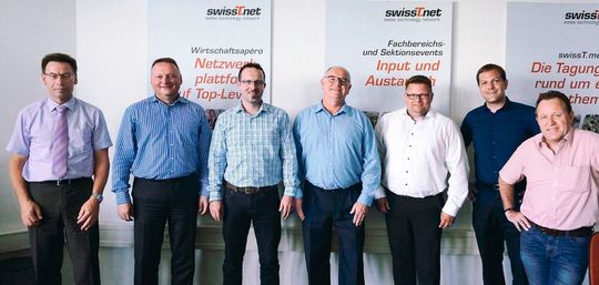 Die Roundtable-Teilnehmer von links: Ernst Ziörjen, Altrac AG; Gerhard Wilp, Hy-Line AG; Christian Casserini, Phoenix Contact; Daniel Kälin, Elma Electronic AG; Thomas Fischer, Simpex Electronic AG; Gianluca Palumbo-Keller, TDK Lambda Germany GmbH; Roger Weber, Exista Power Supplies. Die Roundtable-Teilnehmer von links: Ernst Ziörjen, Altrac AG; Gerhard Wilp, Hy-Line AG; Christian Casserini, Phoenix Contact; Daniel Kälin, Elma Electronic AG; Thomas Fischer, Simpex Electronic AG; Gianluca Palumbo-Keller, TDK Lambda Germany GmbH; Roger Weber, Exista Power Supplies.