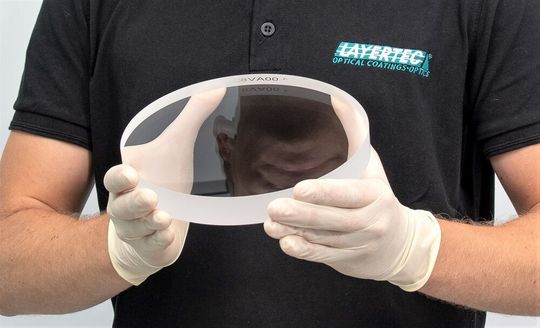 Stratigsche Partnerschaft zwischen Trumpf und Layertec! Trumpf steigt damit in die Fertigung von Großoptiken ein. Diese braucht es etwa für die Herstellung von Oled-Displays. Trumpf will sich damit technologische Autonomie sichern. Stratigsche Partnerschaft zwischen Trumpf und Layertec! Trumpf steigt damit in die Fertigung von Großoptiken ein. Diese braucht es etwa für die Herstellung von Oled-Displays. Trumpf will sich damit technologische Autonomie sichern.