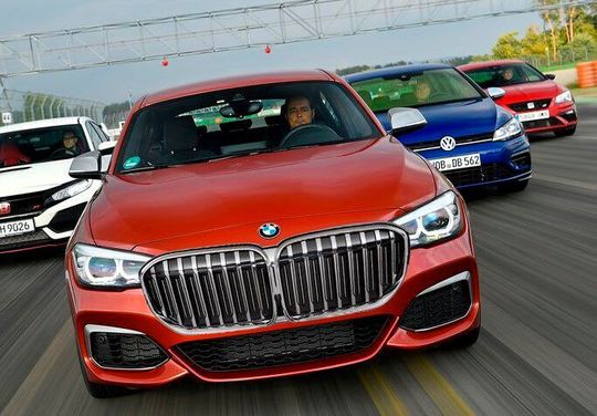 Voll in Fahrt! Zumindest finanziell kann BMW sich nicht beschweren. Denn trotz der Lieferengpässe hat der Automobilbauer aus Bayern im abgelaufenen Quartal sehr gut verdient. Das wurde heute bekannt gemacht. Voll in Fahrt! Zumindest finanziell kann BMW sich nicht beschweren. Denn trotz der Lieferengpässe hat der Automobilbauer aus Bayern im abgelaufenen Quartal sehr gut verdient. Das wurde heute bekannt gemacht.