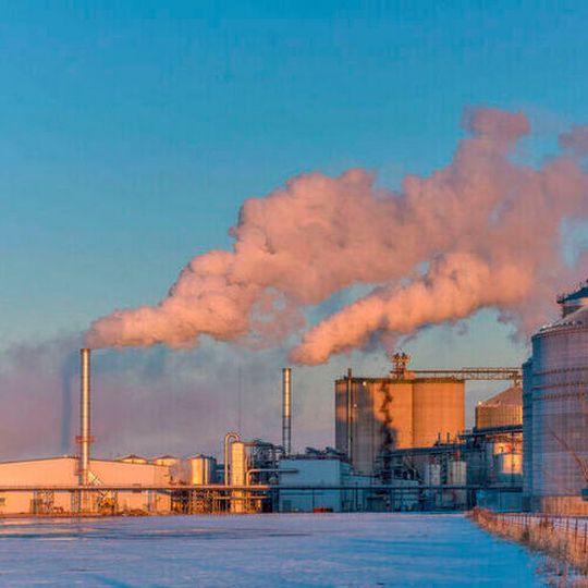 The MOU strengthens a decades-long strategic partnership between Exxon Mobil and Pertamina, and has the objective of advancing Indonesia’s net-zero ambitions. The MOU strengthens a decades-long strategic partnership between Exxon Mobil and Pertamina, and has the objective of advancing Indonesia’s net-zero ambitions.