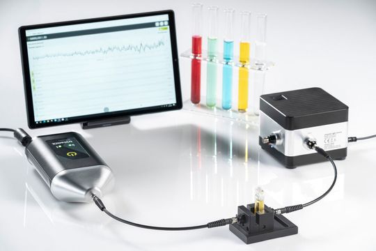 Trinamix has developed an accessible and easy-to-use transmission solution, which can be used for the assessment of liquids in various markets and without NIR expertise. Trinamix has developed an accessible and easy-to-use transmission solution, which can be used for the assessment of liquids in various markets and without NIR expertise.
