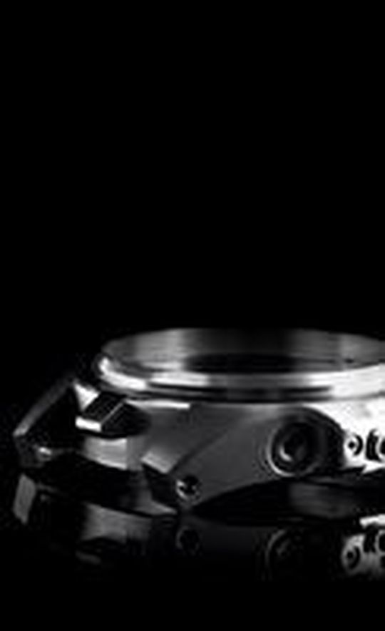 Les revêtements DLC sont souvent utilisés à des fins fonctionnelles et/ou esthétiques pour les boîtiers et composants de montres de luxe. Les revêtements DLC sont souvent utilisés à des fins fonctionnelles et/ou esthétiques pour les boîtiers et composants de montres de luxe.