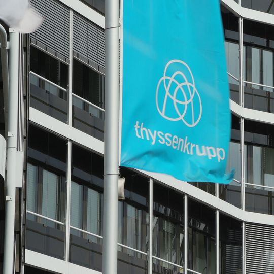 Thyssenkrupp und das internationale Branchennetzwerk Dii Desert Energy arbeiten gemeinsam an der Wiederbelebung der Initiative, um die Energiewende in der Mena-Region voranzutreiben. Thyssenkrupp und das internationale Branchennetzwerk Dii Desert Energy arbeiten gemeinsam an der Wiederbelebung der Initiative, um die Energiewende in der Mena-Region voranzutreiben.