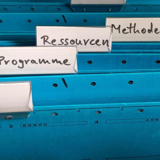 In der Software-Entwicklung ist es oft sinnvoll, bereits programmierte Bestandteile wiederzuverwenden. In der Software-Entwicklung ist es oft sinnvoll, bereits programmierte Bestandteile wiederzuverwenden.