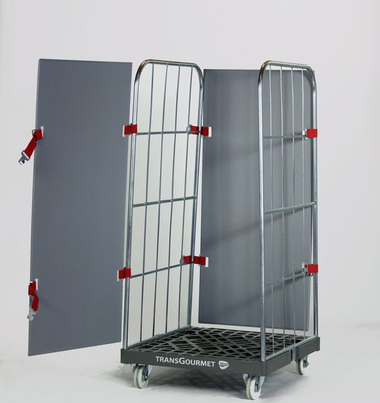 „Roll-Safe“ spart Platz im Lager und ist einfach zu handhaben. „Roll-Safe“ spart Platz im Lager und ist einfach zu handhaben.