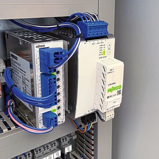 Die Stromversorgung Pro 2 gibt jederzeit Auskunft über aktuelle Strom- oder Spannungswerte der Stromversorgung und angeschlossener Lasten. Die Stromversorgung Pro 2 gibt jederzeit Auskunft über aktuelle Strom- oder Spannungswerte der Stromversorgung und angeschlossener Lasten.