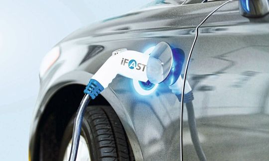Die Arnold Umformtechnik hat in den zurückliegenden Jahren auch für den Bereich der Elektromobilität weitreichende Kompetenzen entwickelt. Die Arnold Umformtechnik hat in den zurückliegenden Jahren auch für den Bereich der Elektromobilität weitreichende Kompetenzen entwickelt.