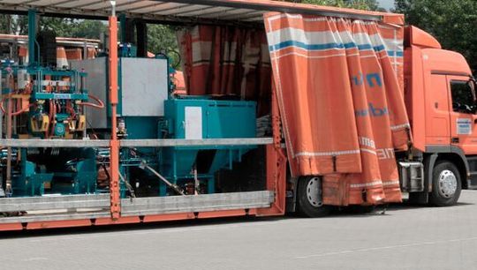 Der VDMA registriert, dass die Maschinenauslieferungen aus Deutschland zwar anziehen, aber an das Vorkrisenniveau nicht ganz anknüpfen werden. Fehlende Logistikkapazitäten und die bekannten Lieferengpässe bremsen die Branche demnach vor dem Ziel noch aus. Der VDMA registriert, dass die Maschinenauslieferungen aus Deutschland zwar anziehen, aber an das Vorkrisenniveau nicht ganz anknüpfen werden. Fehlende Logistikkapazitäten und die bekannten Lieferengpässe bremsen die Branche demnach vor dem Ziel noch aus.