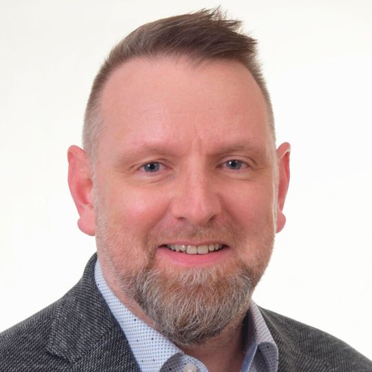 Thomas Reinhardt ist bei Clevertouch DACH nun für den Ausbau der Digital-Signage-Sparte verantwortlich. Thomas Reinhardt ist bei Clevertouch DACH nun für den Ausbau der Digital-Signage-Sparte verantwortlich.