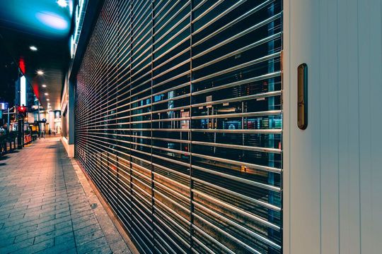 Der T-Griff 3-145 liegt besonders flach auf und kann nicht als Kletterhilfe benutzt werden.