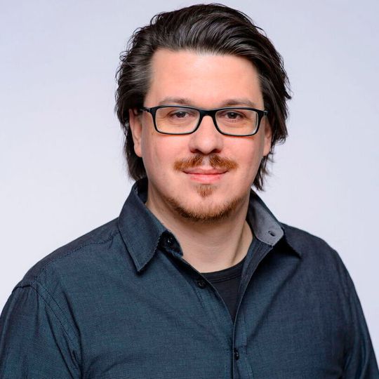 Oliver Weise: „Der Einsatz technischer Hilfsmittel wie Container unterstützt die Transformation des Unternehmens und die praktische Umsetzung einer DevOps-Strategie.“ Oliver Weise: „Der Einsatz technischer Hilfsmittel wie Container unterstützt die Transformation des Unternehmens und die praktische Umsetzung einer DevOps-Strategie.“