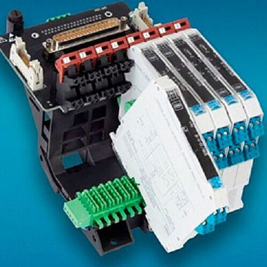 The pac-Carrier 9295 enables space-saving integration of the 12 mm Ispac Ex i isolators in the I/O level of the distributed control systems. The pac-Carrier 9295 enables space-saving integration of the 12 mm Ispac Ex i isolators in the I/O level of the distributed control systems.